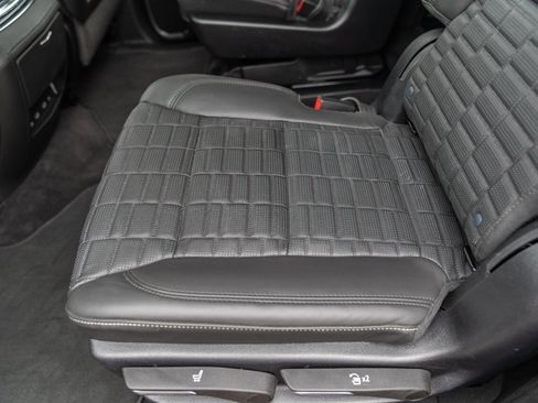 Used 2023 Cadillac Escalade Premium Luxury Platinum image 29