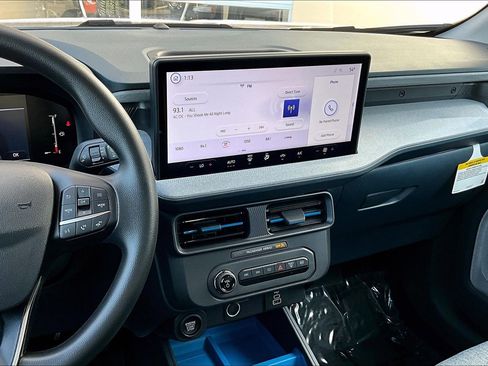 Used 2025 Ford Maverick XLT w/ Equipment Group 302A image 6