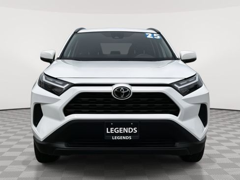 Used 2025 Toyota RAV4 XLE AWD/4WD image 2
