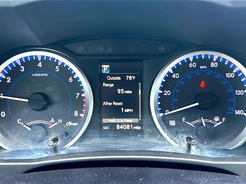 Used 2018 Toyota Highlander Plus image 27