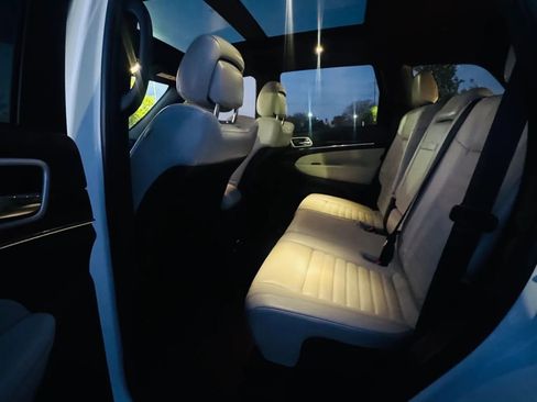 Used 2018 Jeep Grand Cherokee Limited image 13