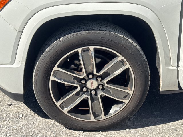Used 2019 GMC Acadia Denali w/ Technology Package FWD image 25