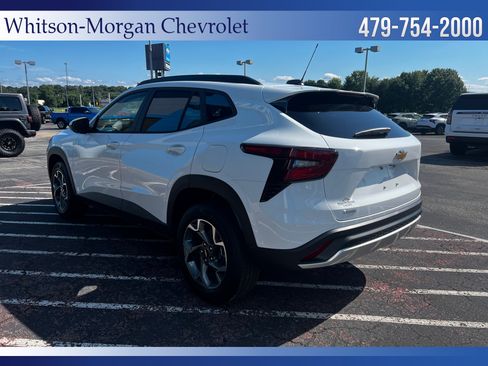 New 2026 Chevrolet Trax LT w/ LT Convenience Package FWD image 7