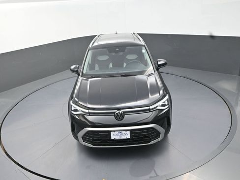 Used 2025 Volkswagen Taos SEL AWD/4WD image 15