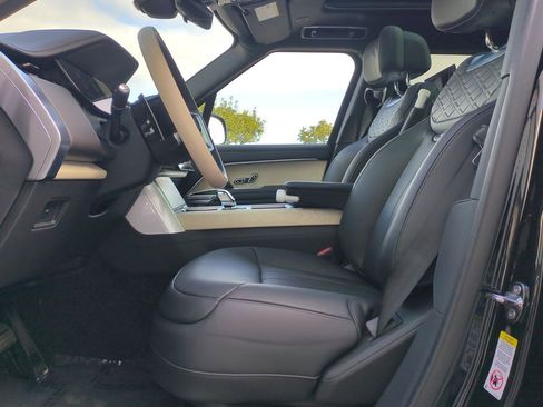New 2025 Land Rover Range Rover SV image 20