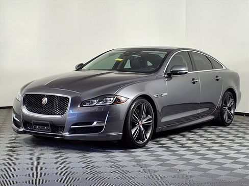 Used 2019 Jaguar XJ Supercharged image 3