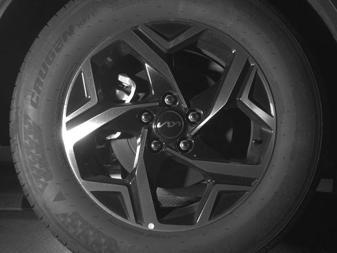 Used 2025 Kia Sportage LX image 12