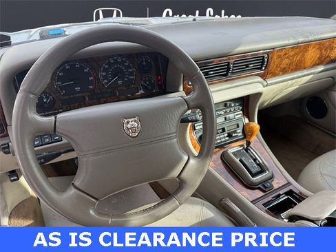 Used 1997 Jaguar XJ6 image 10