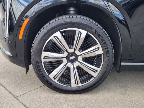 New 2025 Cadillac Escalade IQ Luxury 1 w/ Smart Trailering package image 37