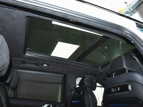 Used 2023 BMW X7 xDrive40i w/ M Sport Package image 74