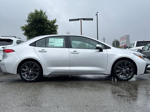 New 2026 Toyota Corolla SE FWD image 9