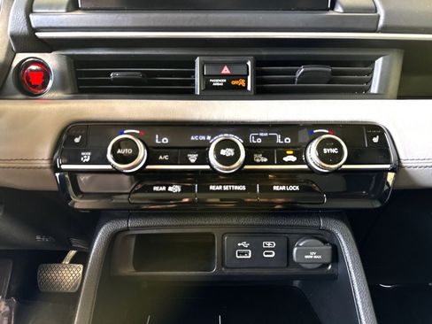 Used 2023 Honda Pilot Touring image 21