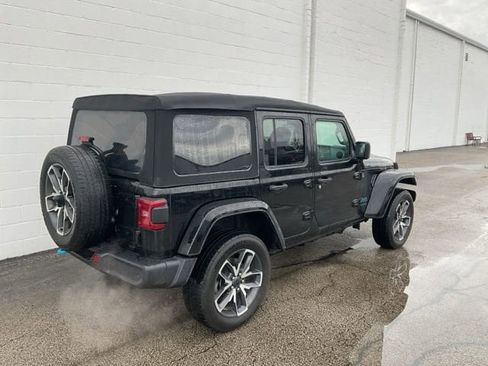 Used 2024 Jeep Wrangler Unlimited w/ Convenience Group image 4