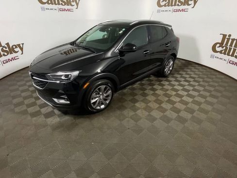 Used 2023 Buick Encore GX Essence w/ Experience Buick Package FWD image 4