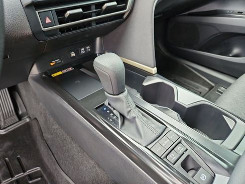 Used 2026 Toyota Camry LE w/ Convenience Package FWD image 12