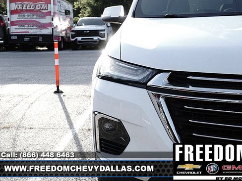 Used 2023 Chevrolet Traverse LT FWD image 6