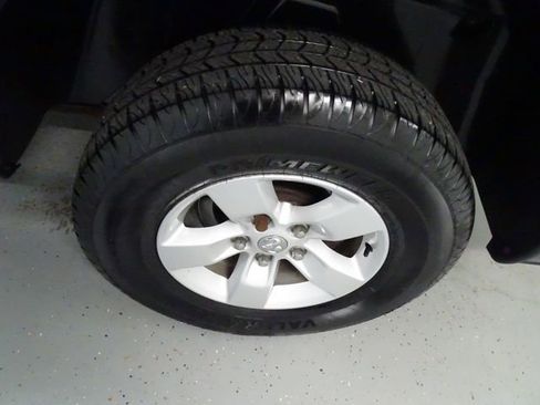 Used 2016 RAM 1500 Classic SLT AWD/4WD image 20