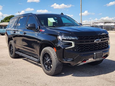 Used 2023 Chevrolet Tahoe Z71 w/ Luxury Package AWD/4WD image 3