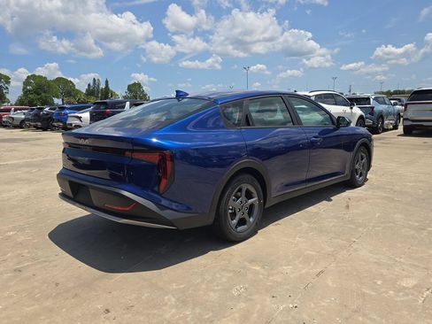 New 2026 Kia K4 FWD image 8