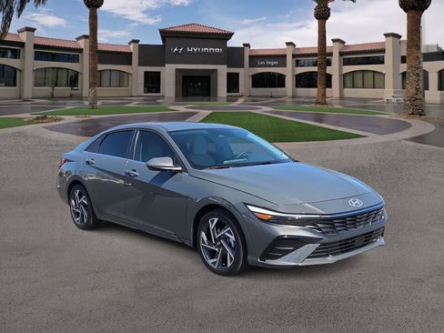 Used 2025 Hyundai Elantra Limited w/ Cargo Package FWD image 2