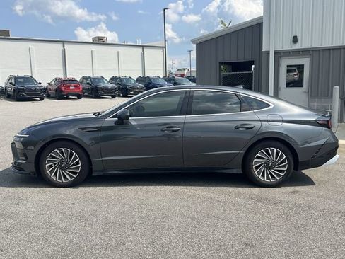 Certified 2025 Hyundai Sonata Limited FWD image 10
