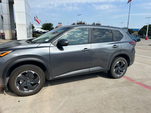 Used 2025 Nissan Rogue SV AWD/4WD image 27