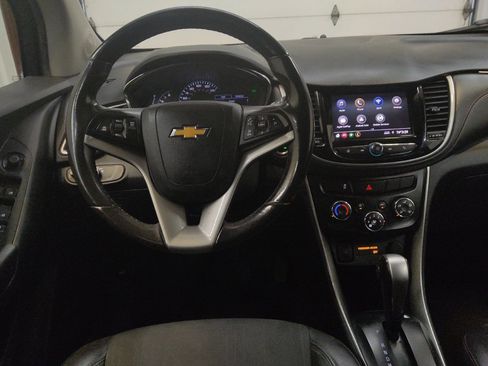 Used 2022 Chevrolet Trax LT w/ LT Convenience Package AWD/4WD image 22