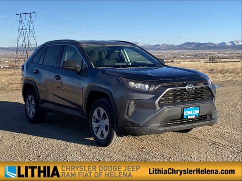 Used 2020 Toyota RAV4 LE image 1