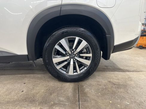 Used 2024 Nissan Pathfinder SL AWD/4WD image 33