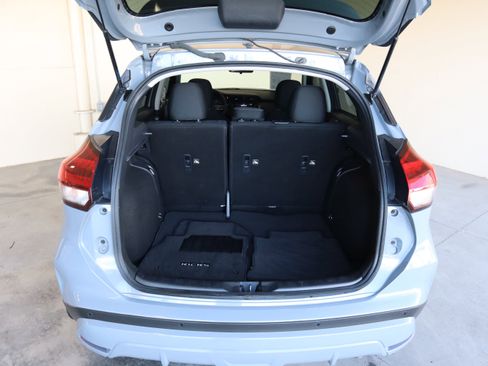 Used 2021 Nissan Kicks SV image 44