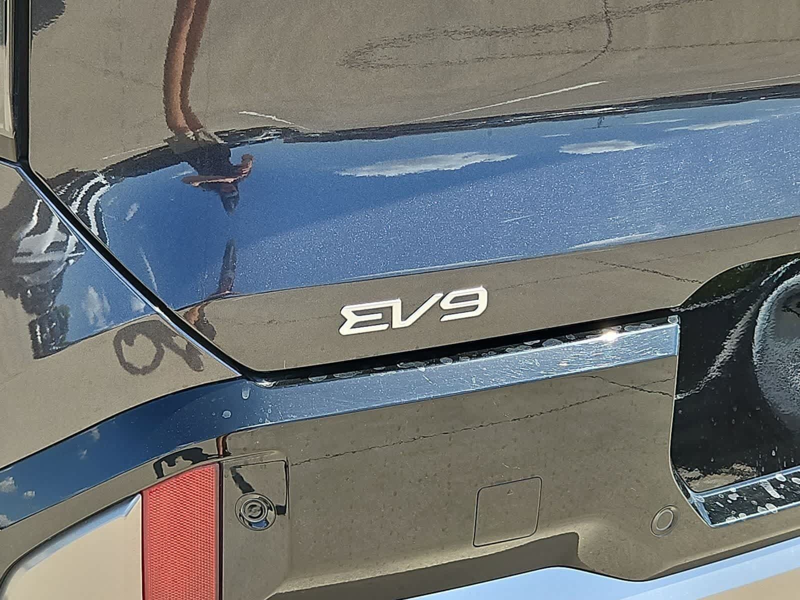 Certified 2024 Kia EV9 GT-Line AWD/4WD image 12