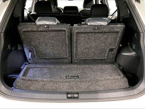 Used 2023 Volkswagen Tiguan SE R-Line FWD image 41