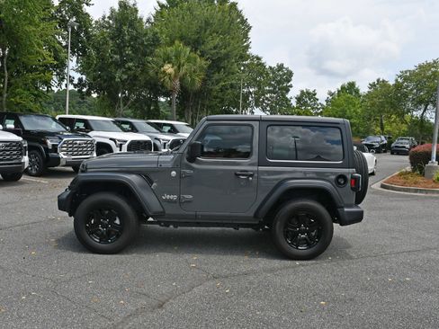 Used 2020 Jeep Wrangler Sport AWD/4WD image 2