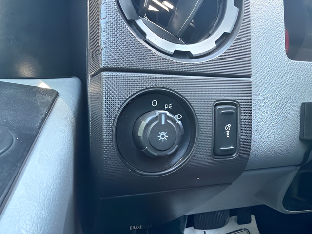 Used 2013 Ford F550 4x4 Regular Cab Super Duty image 17
