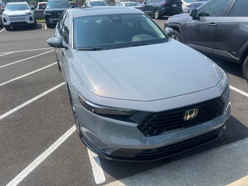 Used 2025 Honda Accord EX-L image 18
