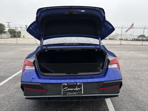 Used 2025 Hyundai Elantra Sport image 20