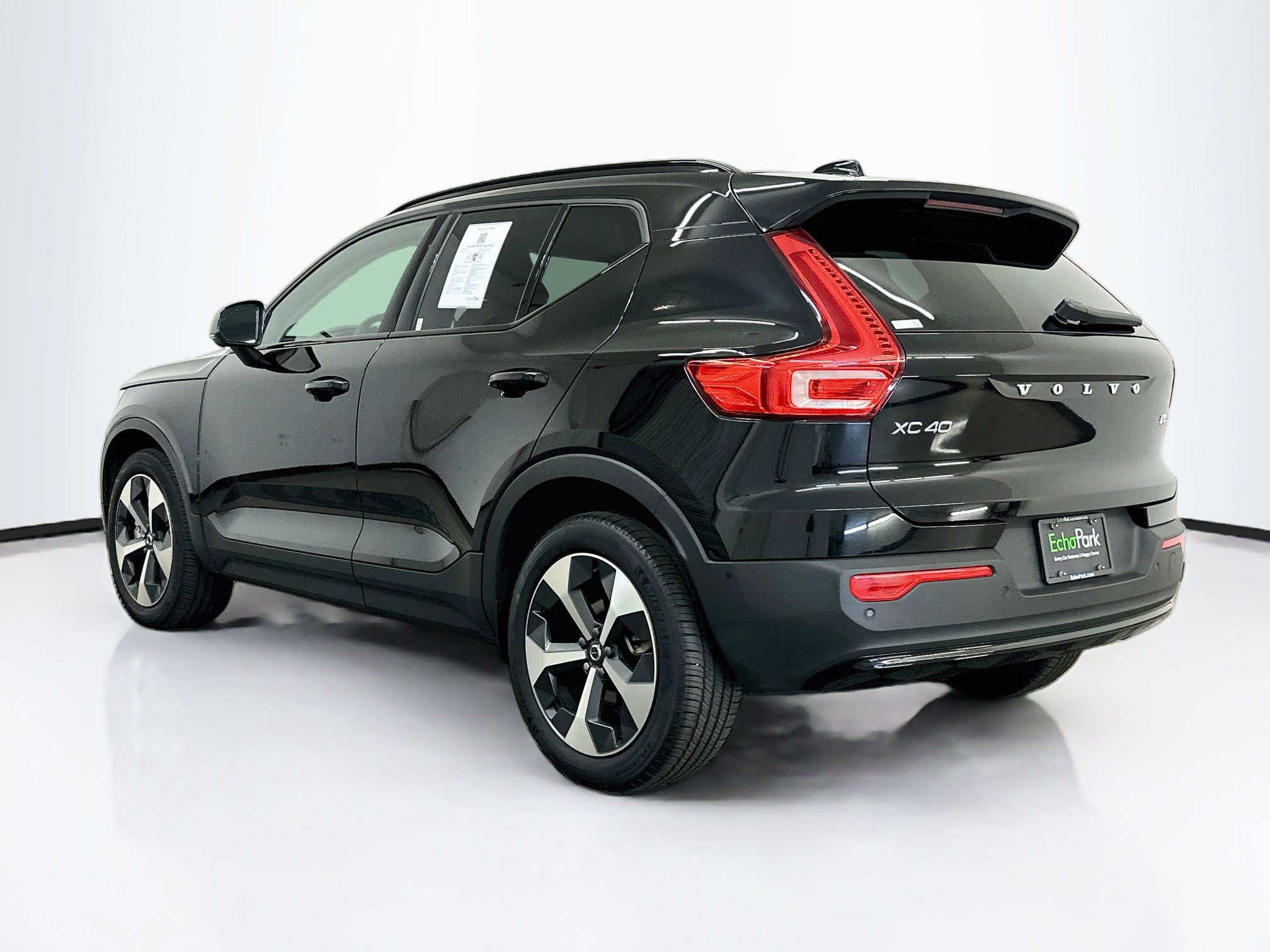 Used 2026 Volvo XC40 B5 Plus AWD/4WD image 5