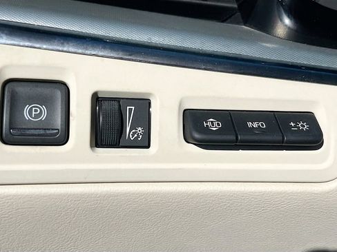 Used 2021 Cadillac XT5 Premium Luxury image 10