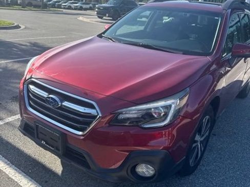 Used 2018 Subaru Outback 2.5i Limited AWD/4WD image 2