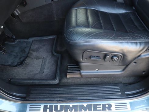 Used 2005 HUMMER H2 w/ Preferred Equipment Group image 21