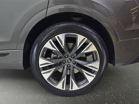 Certified 2025 Audi Q8 Premium Plus w/ Premium Plus Package image 36