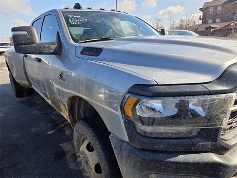 Used 2024 RAM 3500 Tradesman image 9