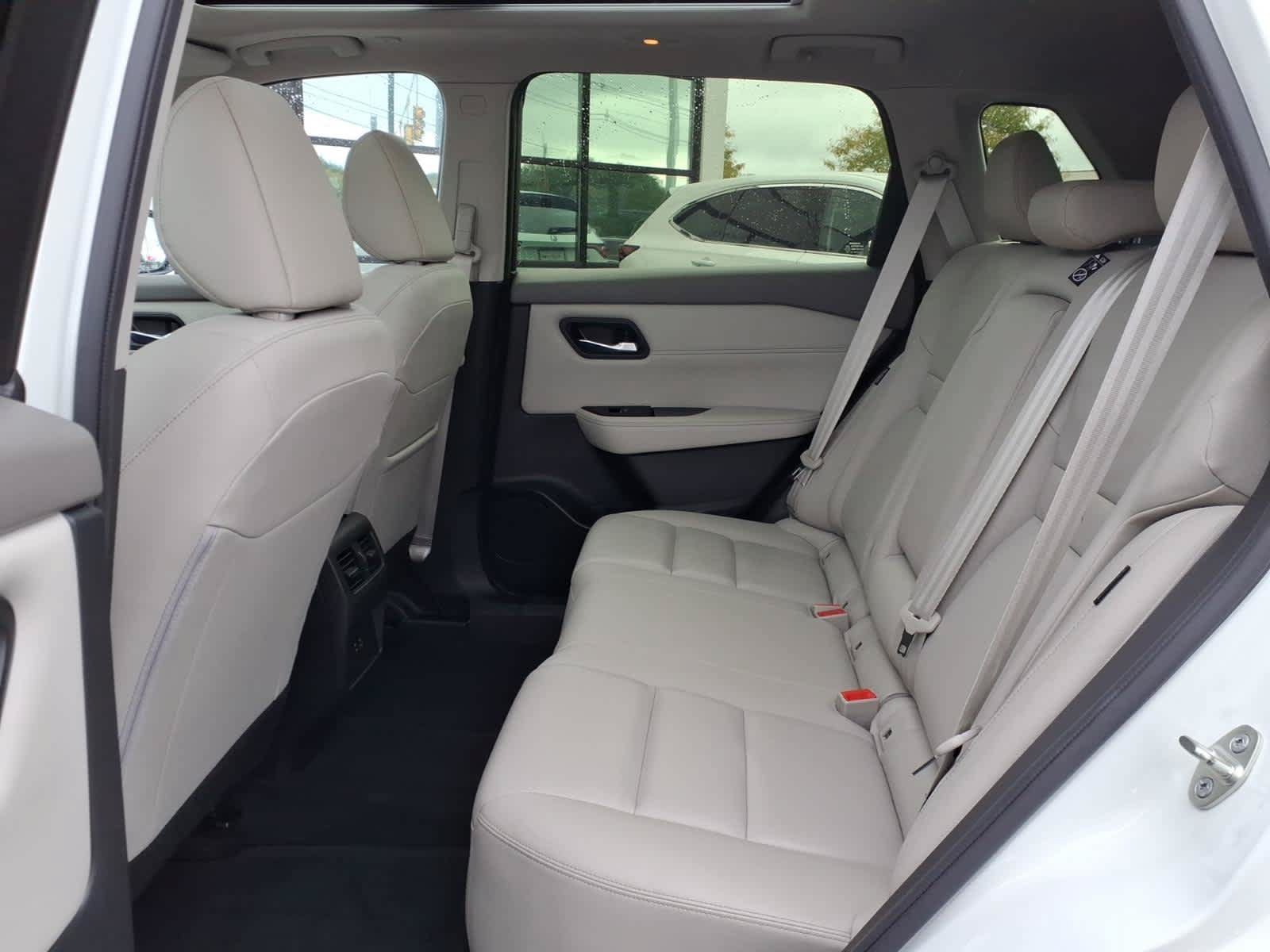 Used 2023 Nissan Rogue SL AWD/4WD image 13