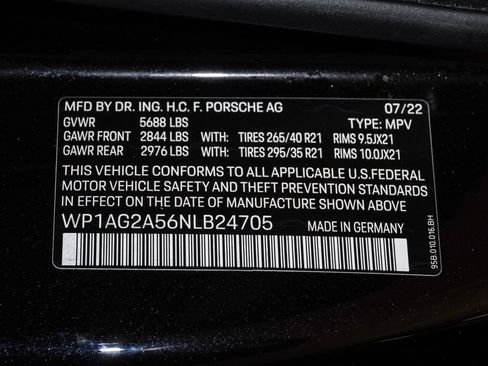 Used 2022 Porsche Macan S AWD/4WD image 30