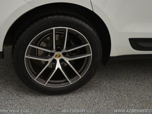 Used 2023 Porsche Macan AWD/4WD image 42