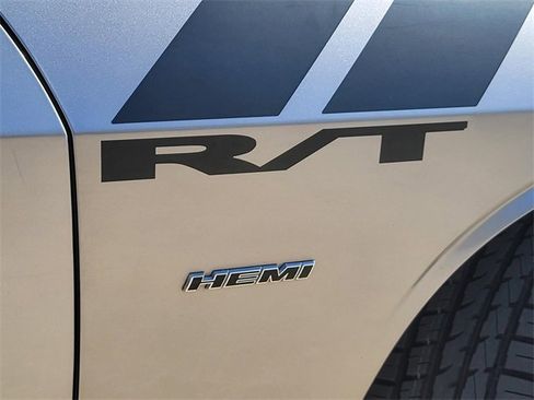 Used 2017 Dodge Challenger R/T image 4