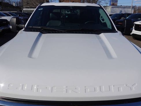 Used 2023 Ford F250 XLT AWD/4WD image 7