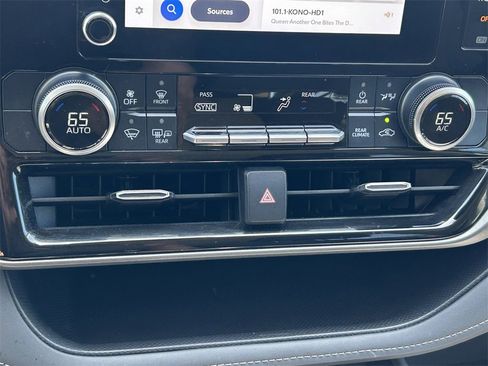 Certified 2024 Toyota Highlander LE image 28