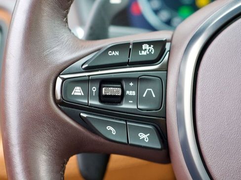 Used 2022 Aston Martin DBX image 23