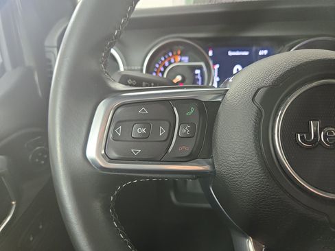 Certified 2021 Jeep Gladiator Overland w/ Popular Equipment Package image 16